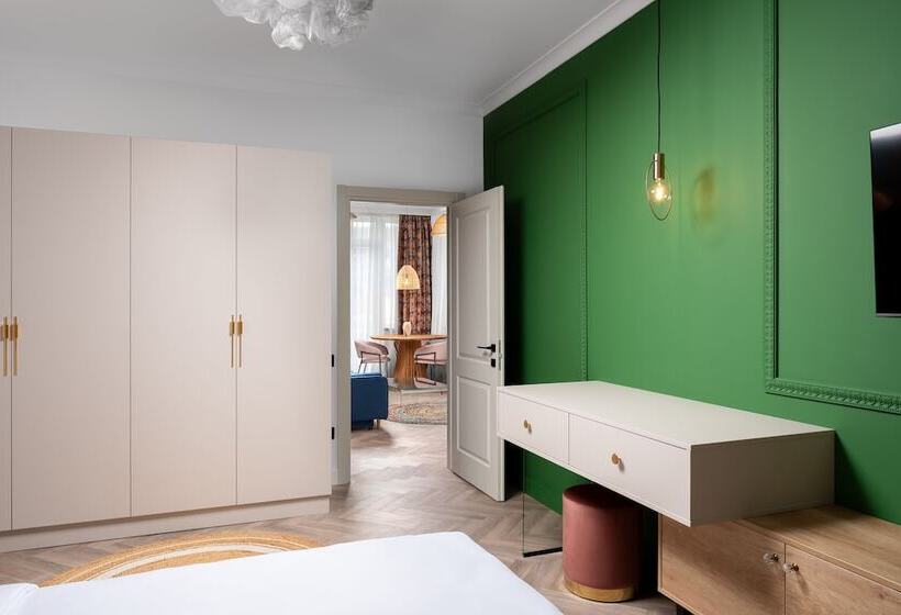 سوییت لوکس, Siesta Boutique Smart Suites