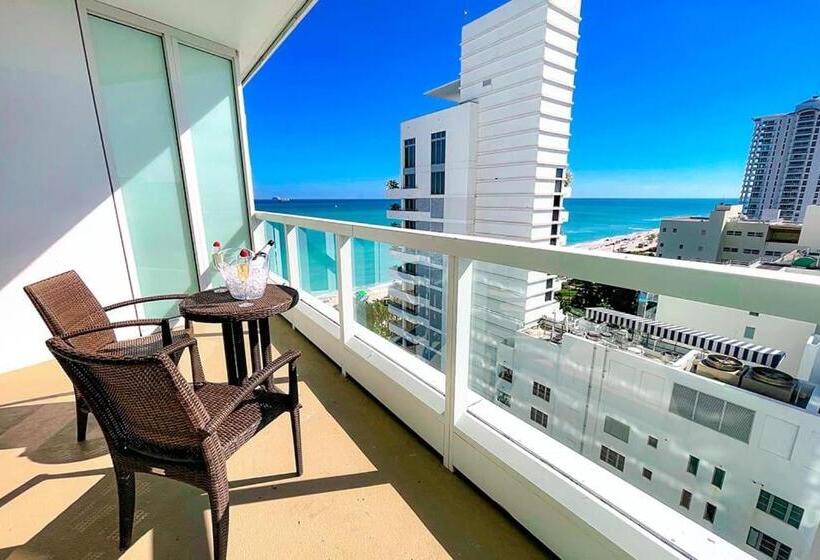 스탠다드 스튜디오, Fontainebleau Resort Balcony W Ocean And City View