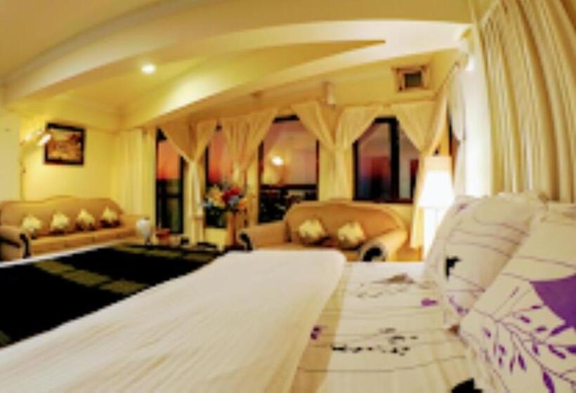 스탠다드 스튜디오, Aizawl Guest House, Aizwal