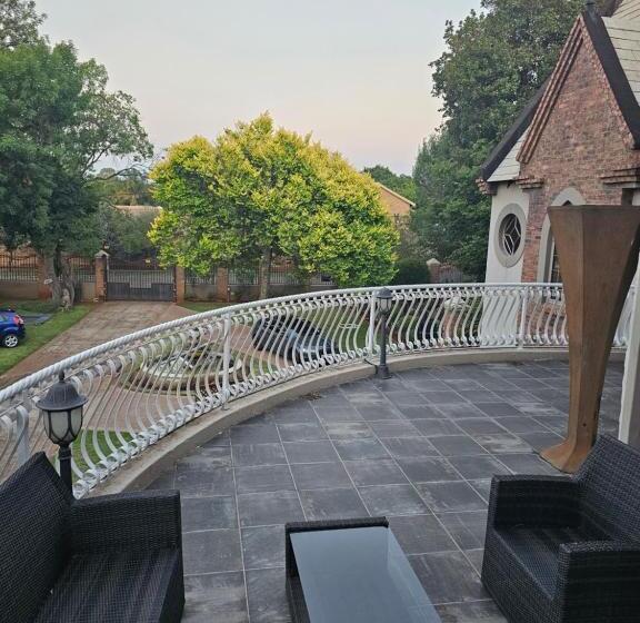 Номер Стандарт, Castle Home