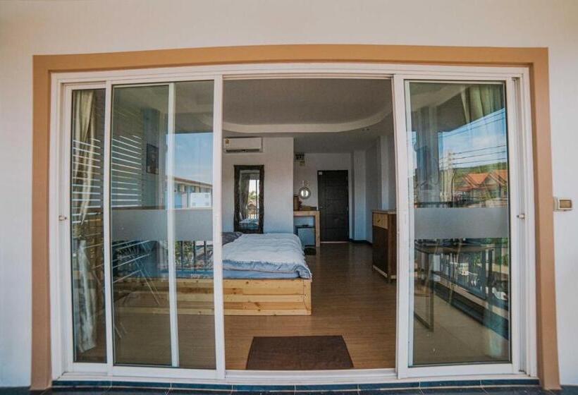 Стандартный Номер Кровать Кинг, Kirin Pool View Kohlarn