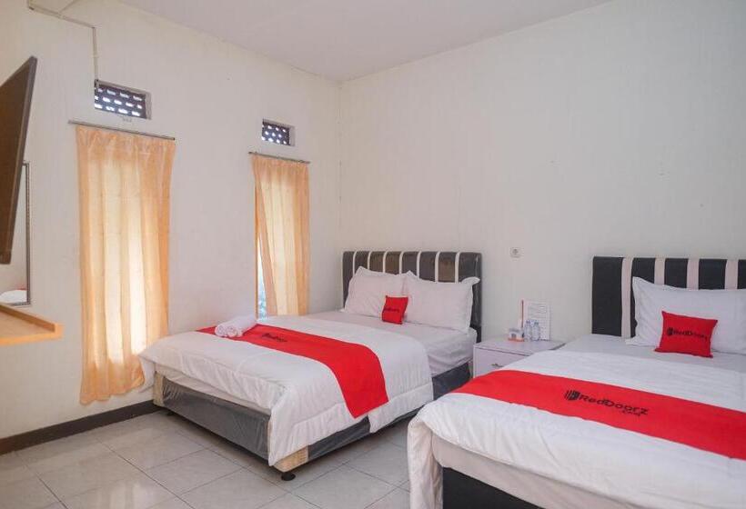 Семейный Номер, Reddoorz Syariah @ Jalan Dieng Wonosobo 2