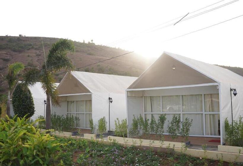 Номер Superior Кровать Кинг, Wabi Sabi Resort, Igatpuri