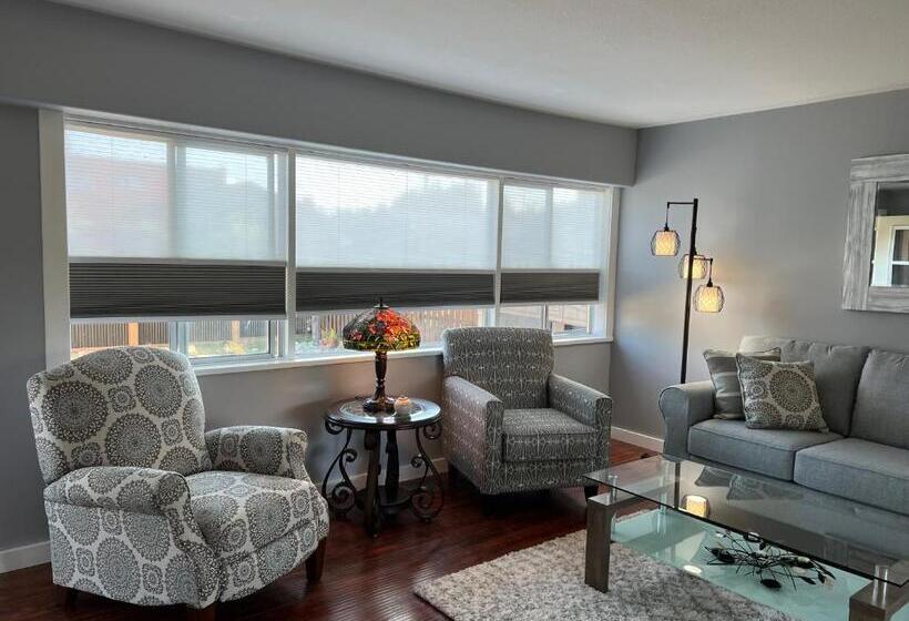 带3个卧室的别墅, River House