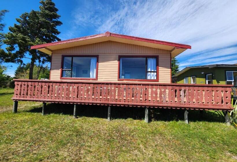 Хижина, Manapouri Holiday Park