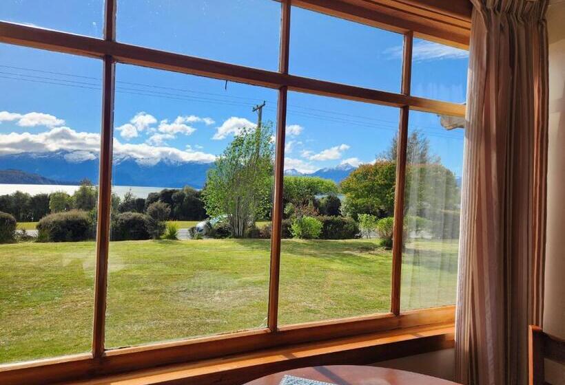 Бунгало Стандарт 3 Спальни, Manapouri Holiday Park