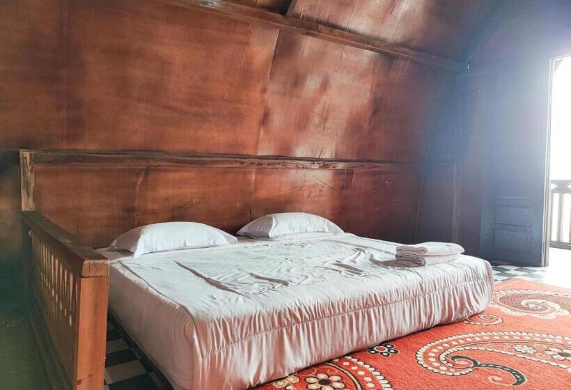 Семейный Номер, Arafah Resort @ Danau Kerinci Jambi Redpartner