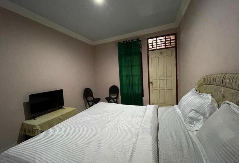 Номер Deluxe, Oyo 93292 Raudhatul Husna Homestay Syariah