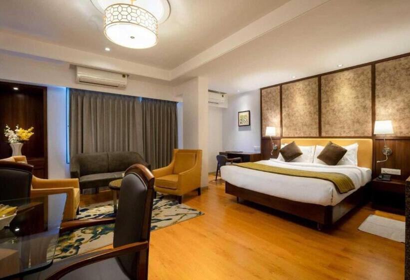 Трехместный Номер Классика, Oyo Flagship Hotel Golden Nest