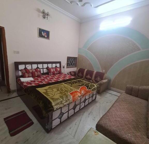 Трехместный Номер Классика, Spot On Hotel Pragya 4