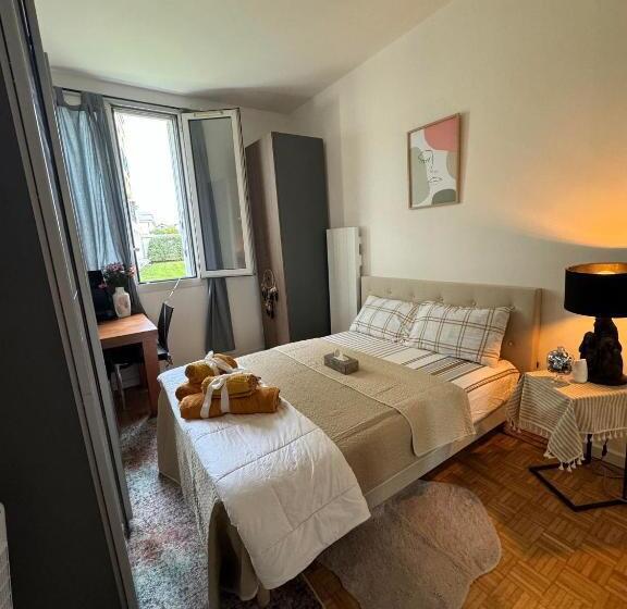 Номер Стандарт Вид на Сад, Near The Palace Of Versailles Breakfast+parking