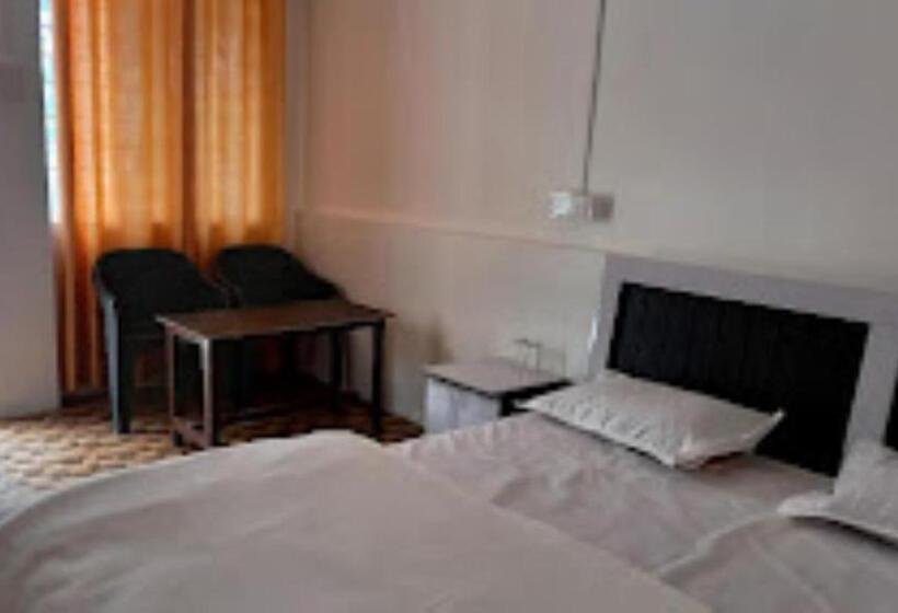 Четырехместный Номер Стандарт, White House Resort, Ukhimath