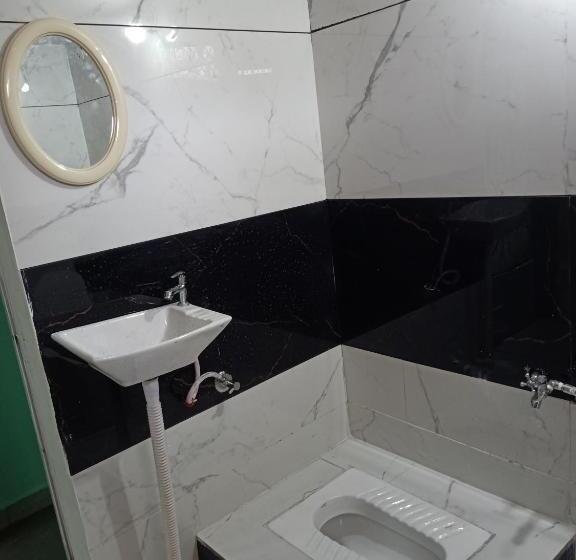 חדר משפחתי, Shree Shiv Tara Guest House
