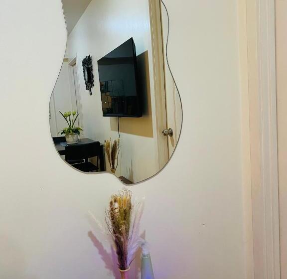 Апартаменты 1 Спальня, Cozy And Minimalist Room Near Airport