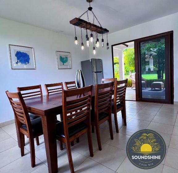 Номер Стандарт Вид на Бассейн, Soundshine Casa Nia
