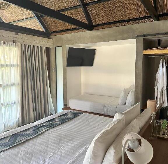 جناح بريميوم, Salum Dive Resort