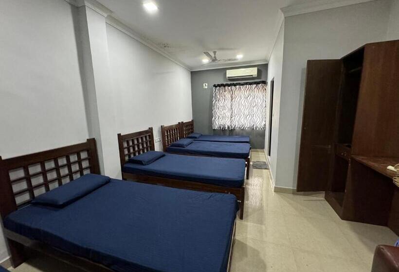 标准间, Frankies Holiday Inn