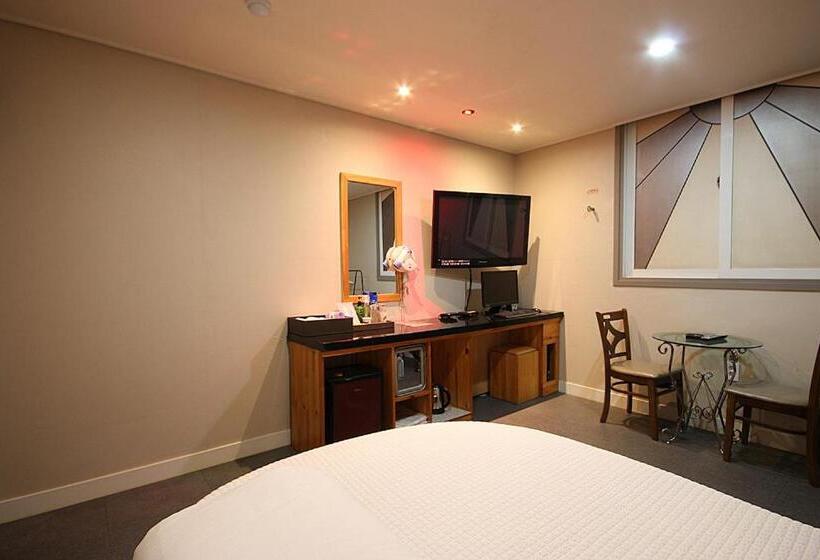 اتاق استاندارد, Lotto Motel
