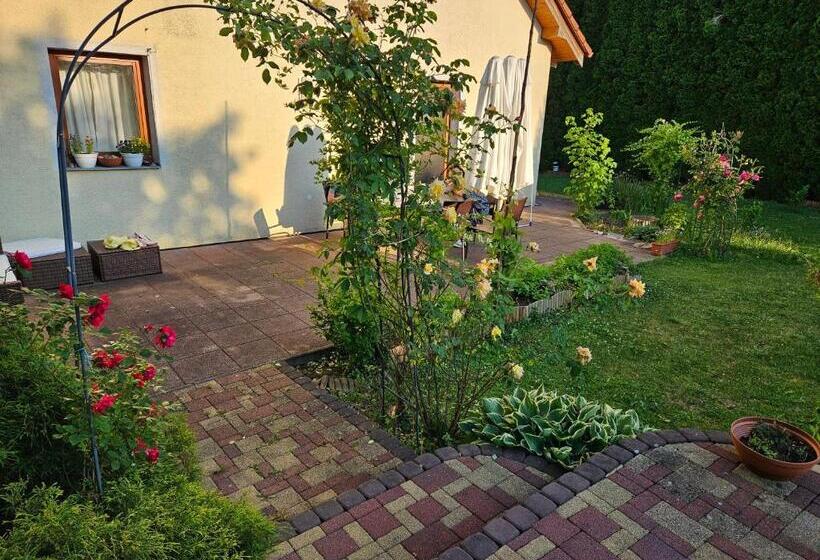 Номер Стандарт Вид на Сад, Czech Paradise Family Guest House With Breakfast & Garden