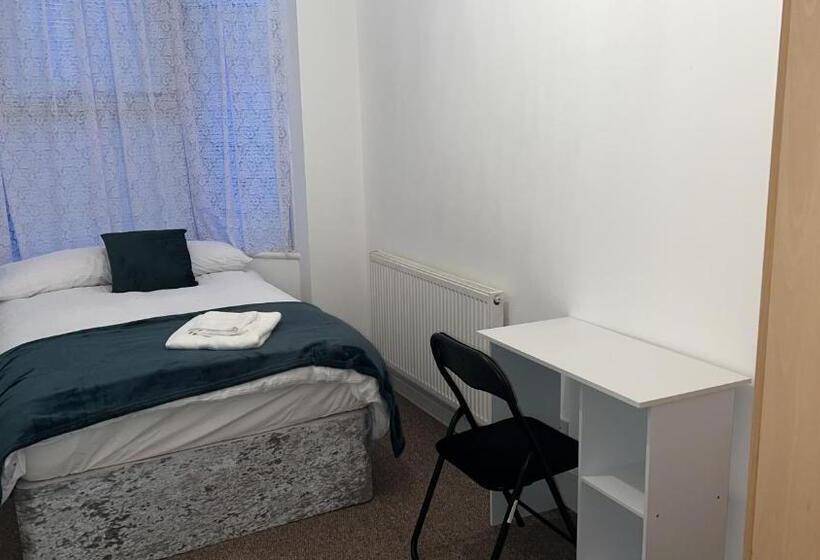 Номер Стандарт, The Coral Guest House 1 Mile From Winchester Market