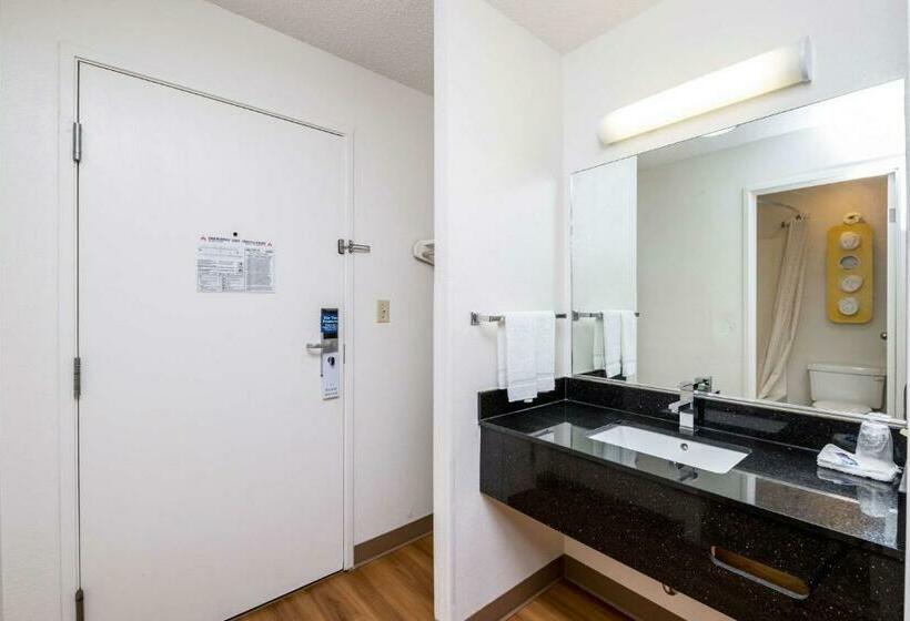 Номер Стандарт, Motel 6waterloo, Ia