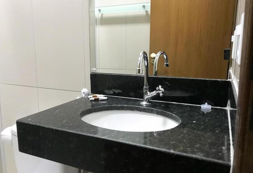 Quarto Estandar, Império
