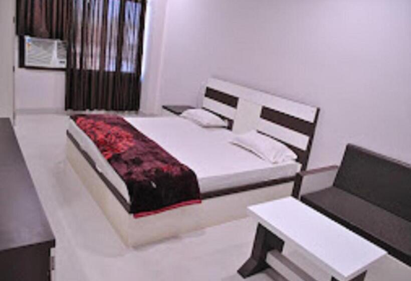Quarto Estandar, Varun Inn