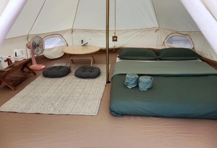 Standard Tent, White House At เขาค้ออินไซด์ฮิลล์