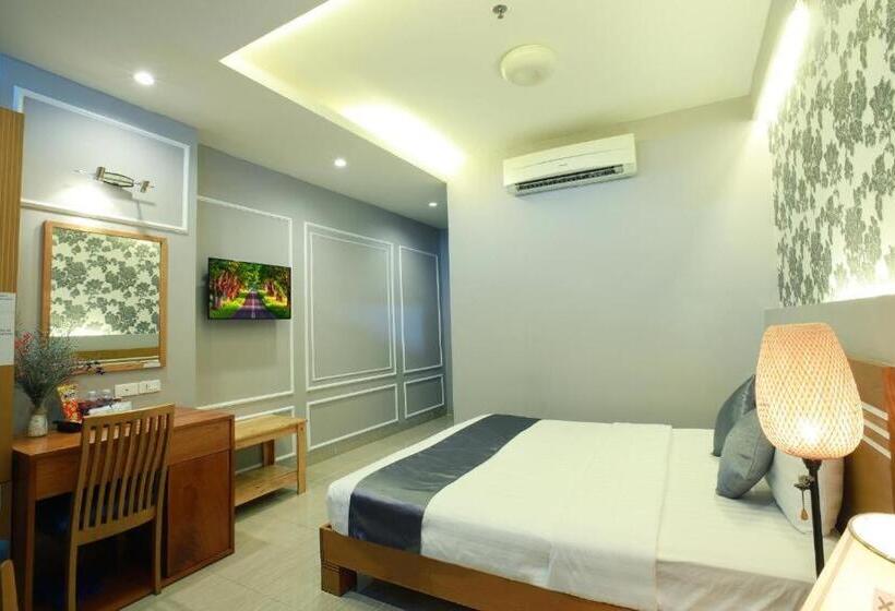سوییت جونیور, Lucky Star Hotel   Bui Vien Walking Street
