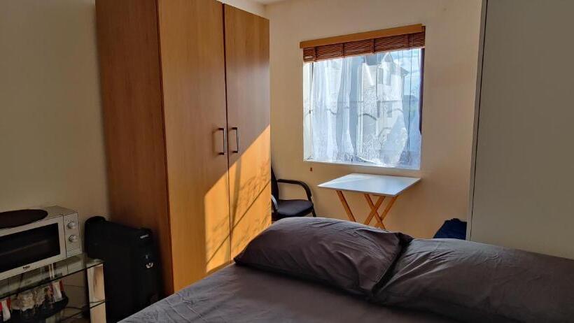 Номер Стандарт, Wembley House