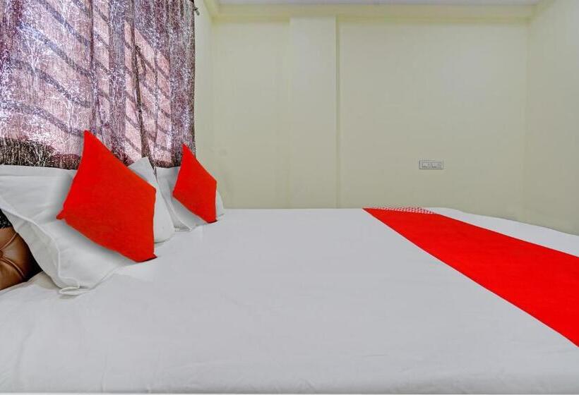 اتاق کلاسیک سه تخته, Oyo Flagship Bluebird Service Apartment