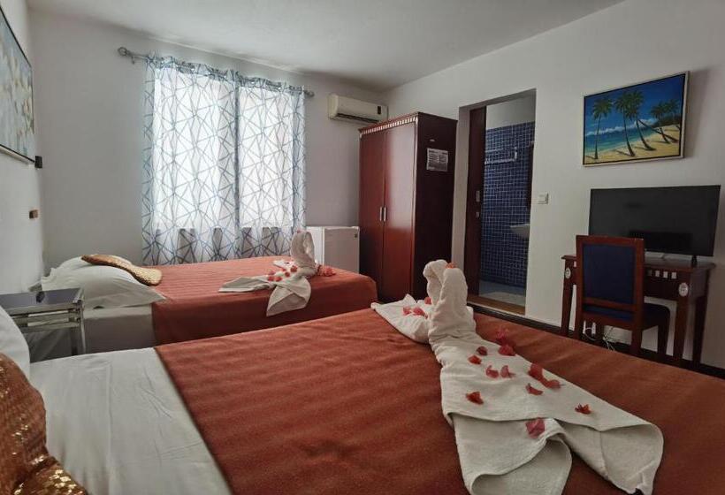 اتاق خانوادگی, Grand Bay Apartments