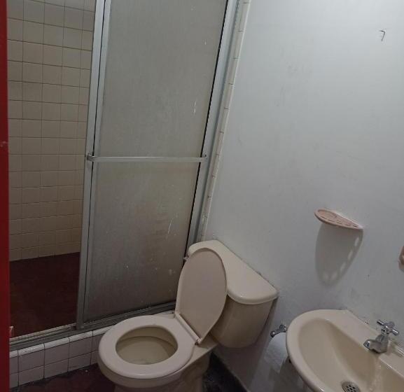 اتاق استاندارد, Hostel B