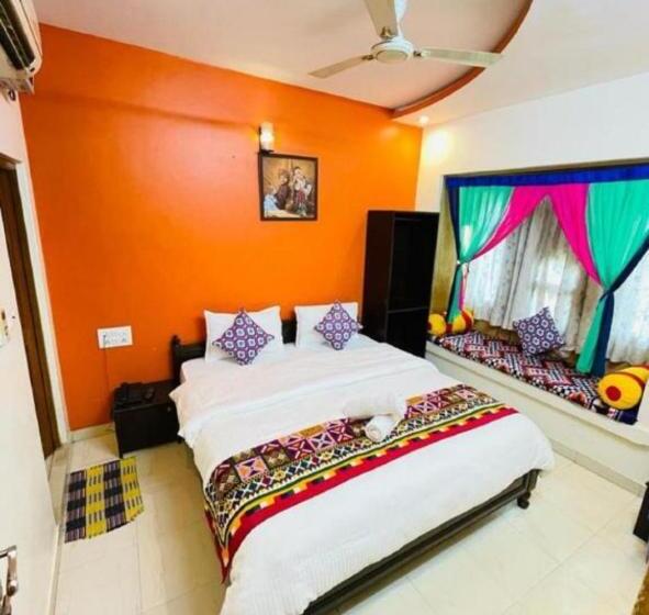 标准间, Safari Guest House