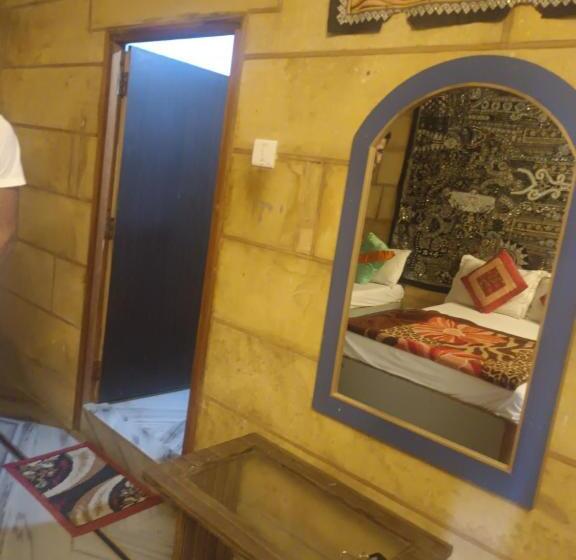 标准间, Safari Guest House