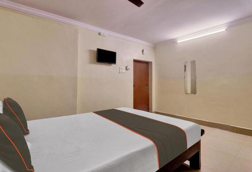 Трехместный Номер Deluxe, Collection O Sri Shanthi Residency