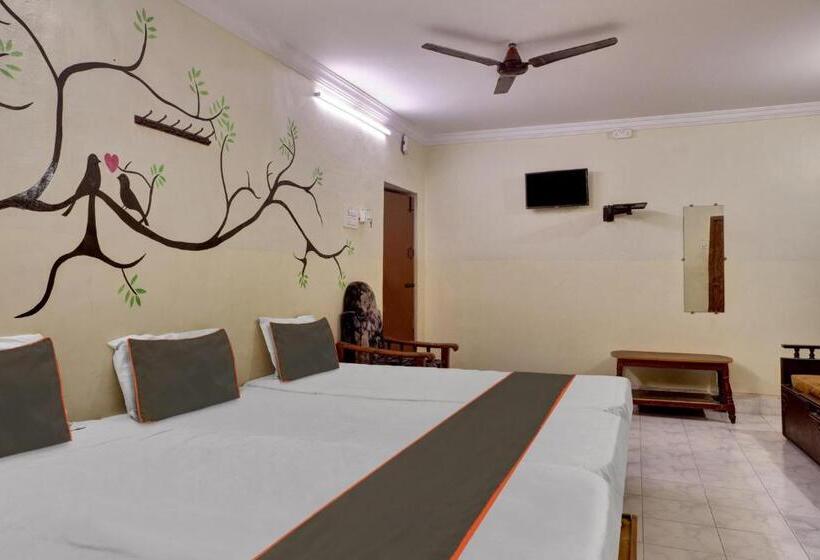 Трехместный Номер Deluxe, Collection O Sri Shanthi Residency
