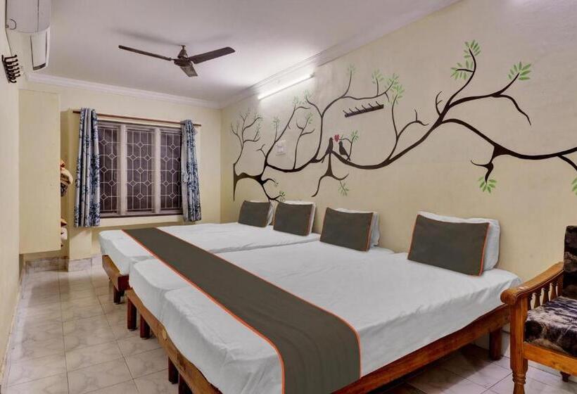 Трехместный Номер Deluxe, Collection O Sri Shanthi Residency