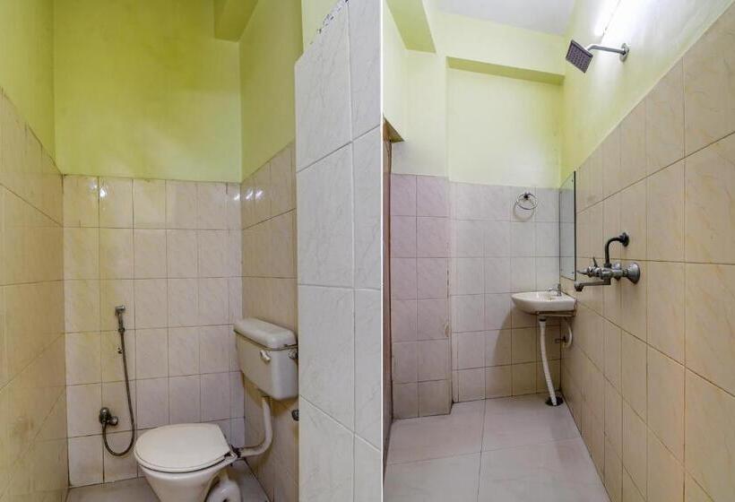 Трехместный Номер Классика, Oyo Hotel Prabhat Inn