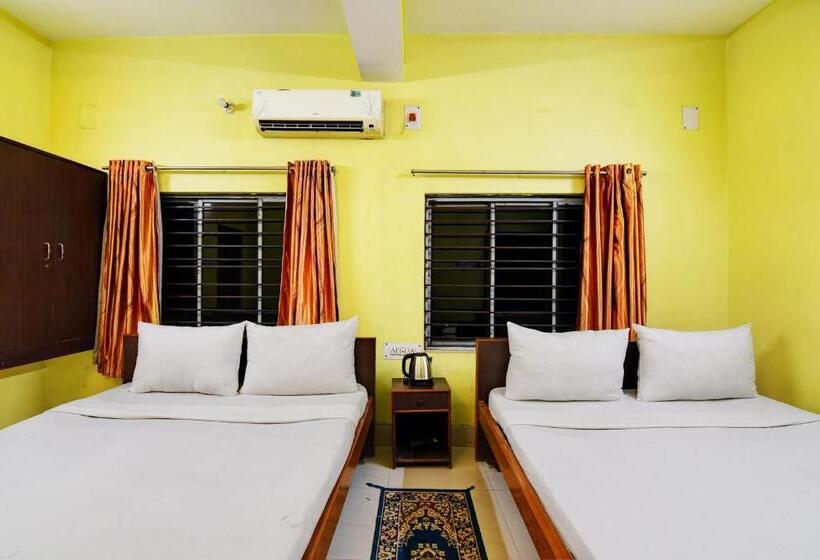 Трехместный Номер Классика, Oyo Hotel Prabhat Inn