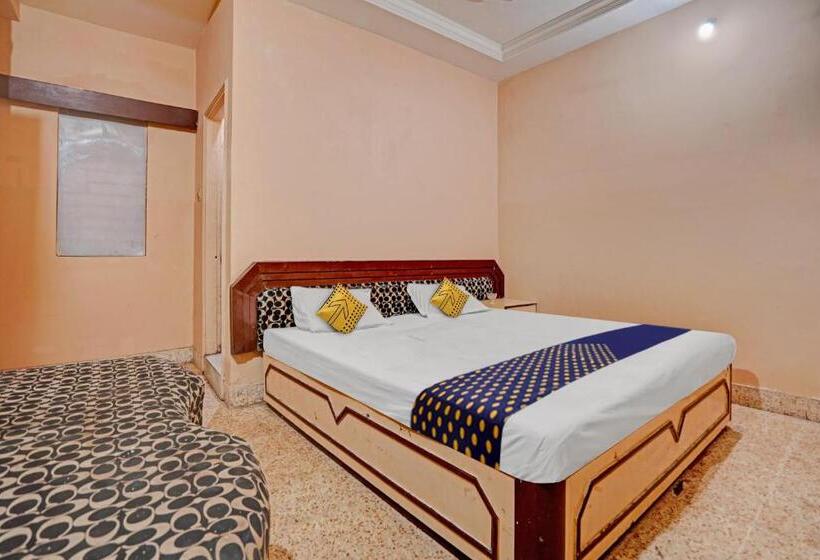 Трехместный Номер Классика, Spot On Hotel Prime