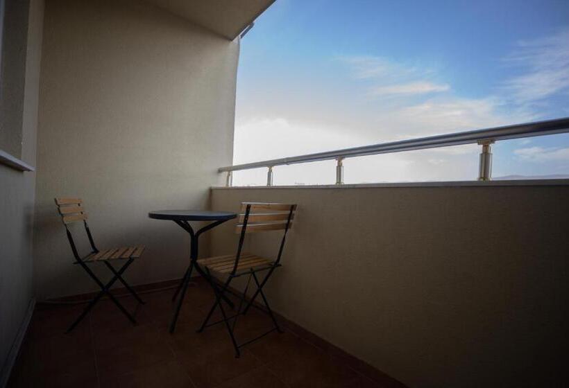 آپارتمان 2 خوابه, Dodona Aparthotel In Prishtina