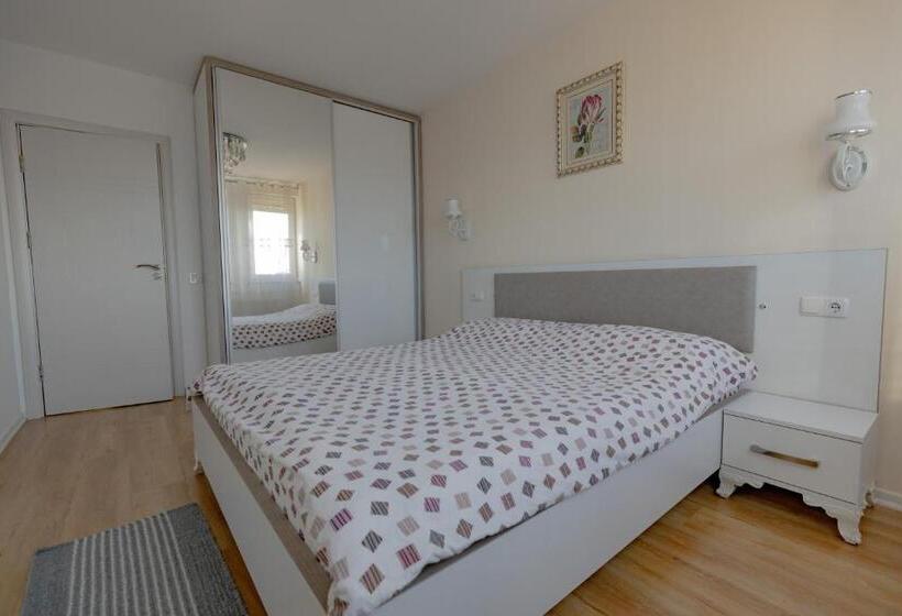 1 Bedroom Penthouse Apartment, Dodona Aparthotel In Prishtina