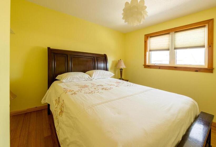 Апартаменты 3 Спальни, Comfortable House Located 10 Minutes From Downtown