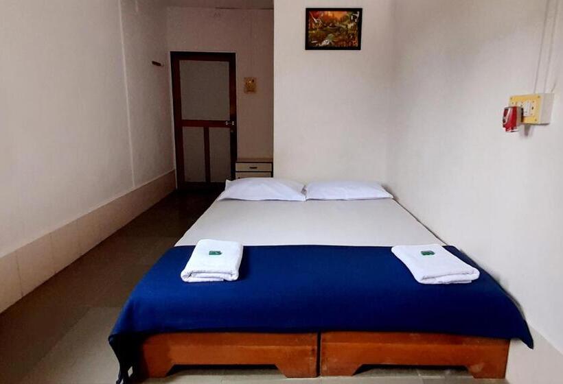 Номер Economy, Parvati Palace