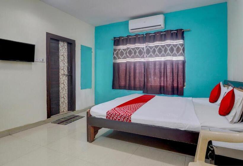 חדר קלאסי לשלושה, Oyo Flagship Hotel Royal Comfort Near Shilparamam