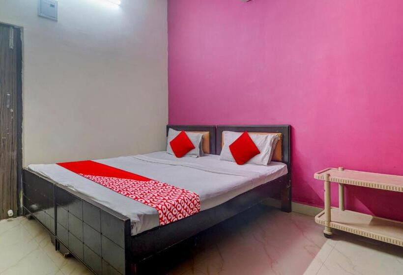 חדר קלאסי לשלושה, Oyo Flagship Hotel Royal Comfort Near Shilparamam