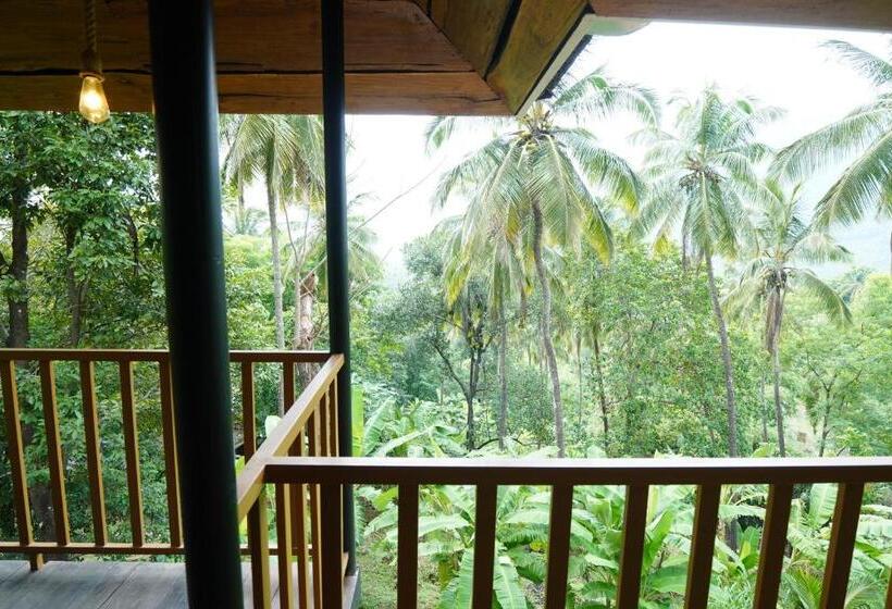 Шале 1 Спальня, The Tree Organic Farm And Stay   Non Alcoholic Property