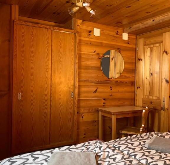 اتاق استاندارد با سرویس بهداشتی مشترک, B&b Chalet Rey Bellet