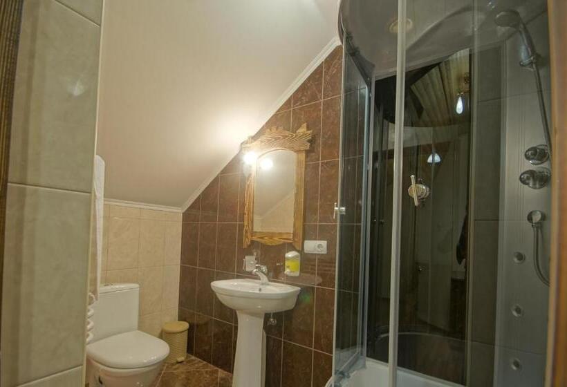 اتاق استاندارد سه نفره, Dacha